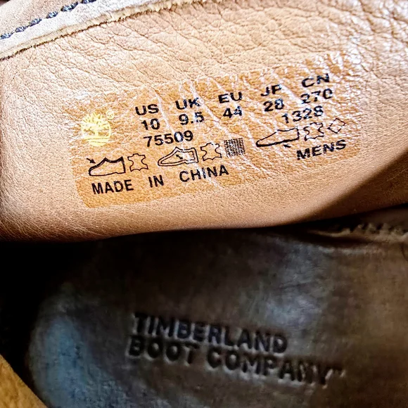 Timberland Dark Brown Leather Chukka Boots with Classic Design - Picture 5 of 6